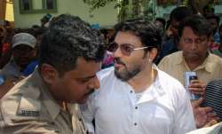Asansol: Union Minister Babul Supriyo being stopped by
