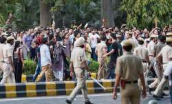Police try to disperse JNU students as they raise