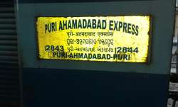 22 coaches of Ahmedabad-Puri express roll down 15km without