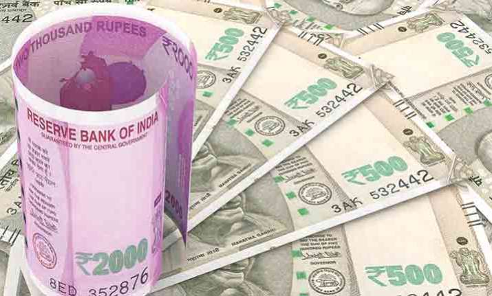 Rupee sinks to new low of 70.52, slumps 42 paise against US