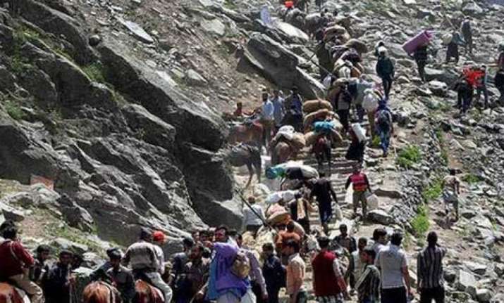 Amarnath pilgrim injured by shooting stone
