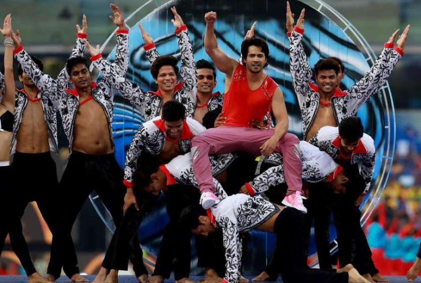 Bollywood actor Varun Dhawan opened the ceremony with his electrifying performance as his moves were just too smooth as the fans at the Wankhede Stadium cheered on. Dhawan danced to various songs of films he has acted in and was also joined by legendary choreographer Prabhudeva. 