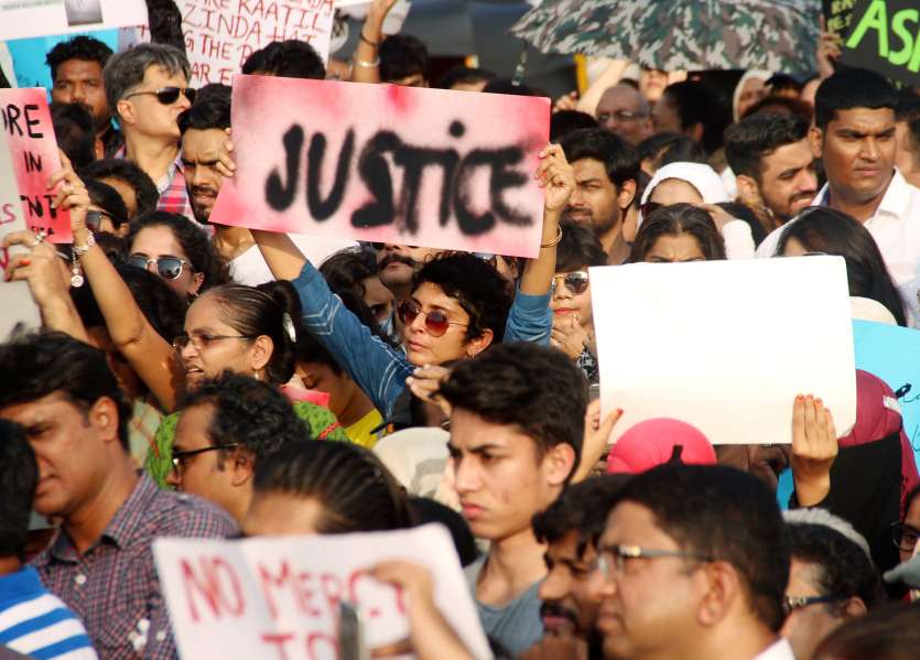 Aamir Khan's producer wife Kiran Rao also took part in the rally demanding justice.