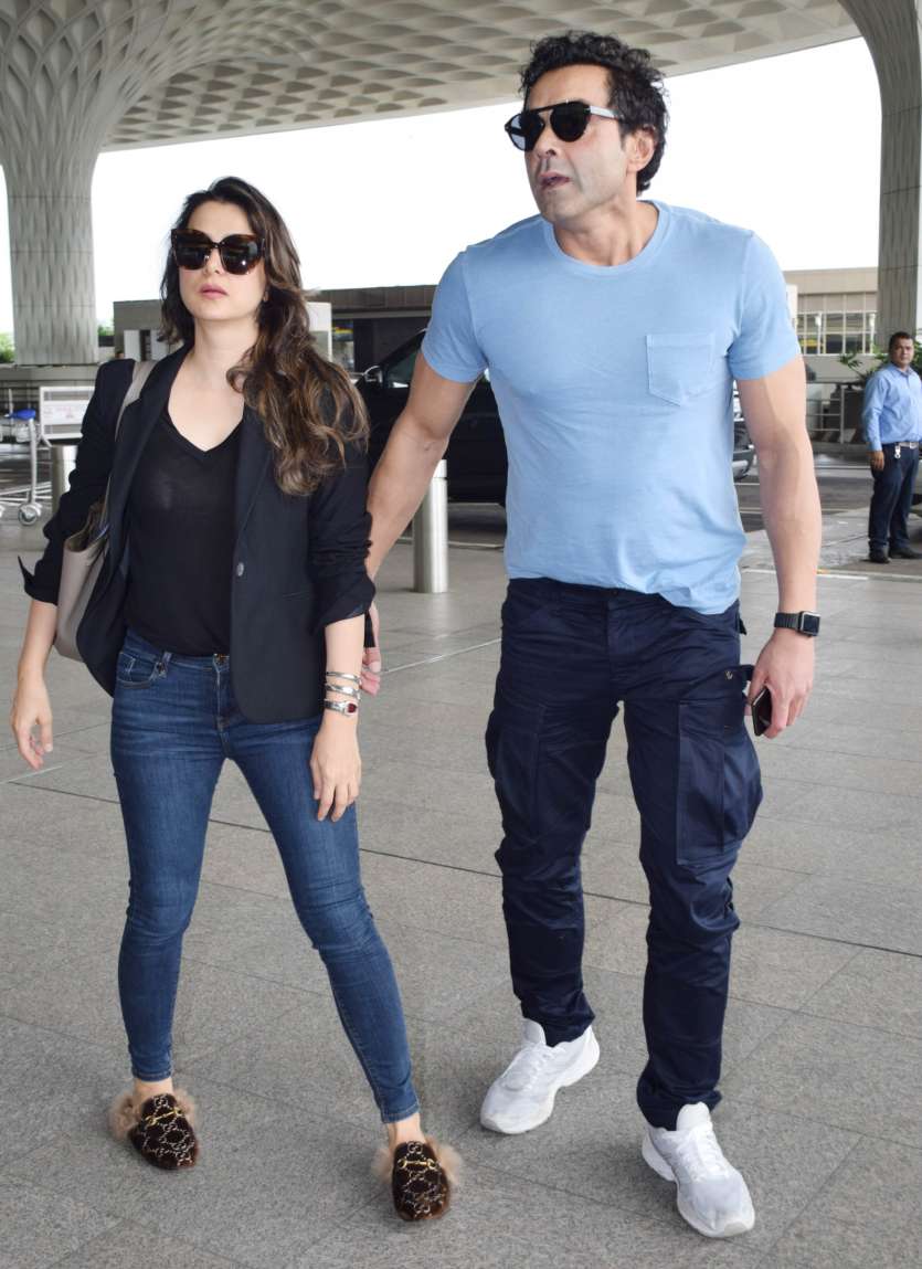 Pictures of Bobby Deol striking adorable poses with wife Tanya and sons ...