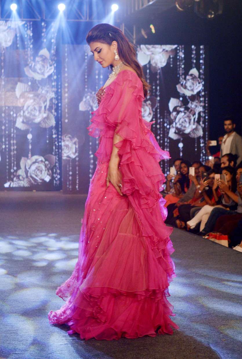 Jacqueline Fernandez dazzles in hot pink at Wedding 