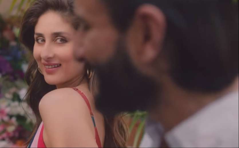 Kareena Kapoor Khan Saif Ali Khan Look So Much In Love In This Latest