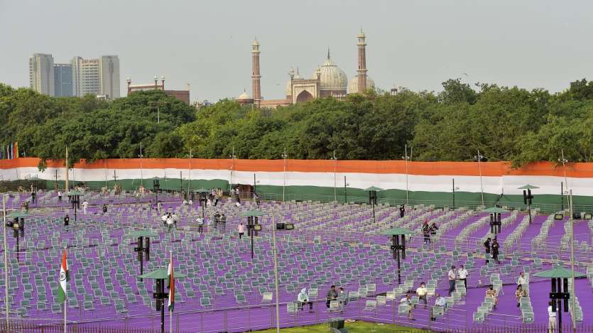 Similar to last year's arrangements, limited chairs have been placed this time as well. The chairs of all the leaders sitting around the Prime Minister have been installed, maintaining a distance of two yards.