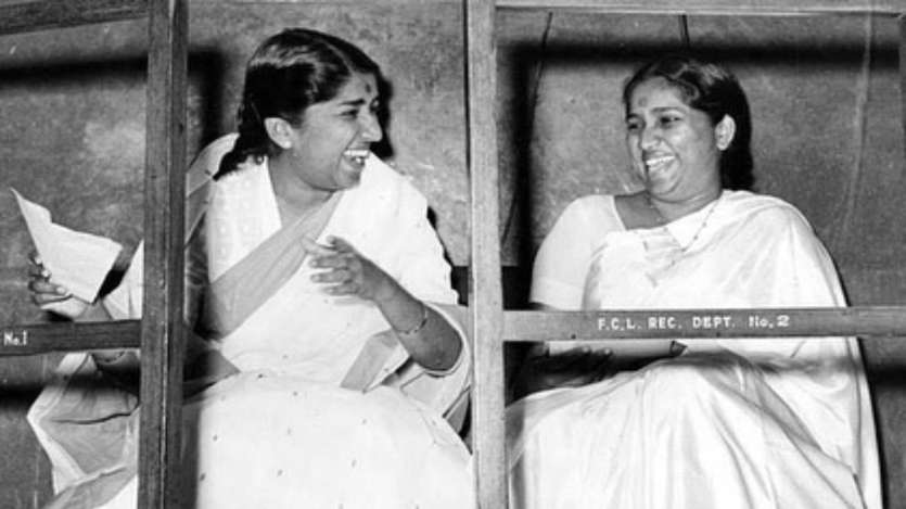 Asha Bhosle used to share many throwback photos with 'didi' Lata on Instagram and treat fans with their precious moments together.
 