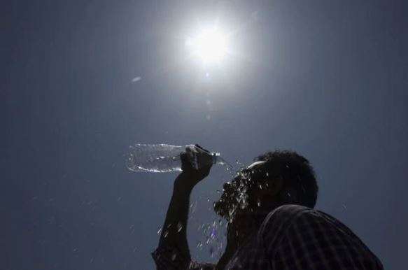 4 train passengers die due to heat in Jhansi