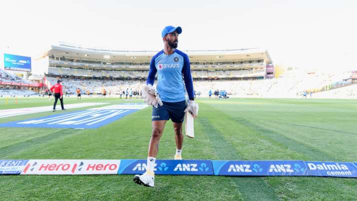 KL Rahul plays 'Good Samaritan', donates PPE hoods to CISF personnel