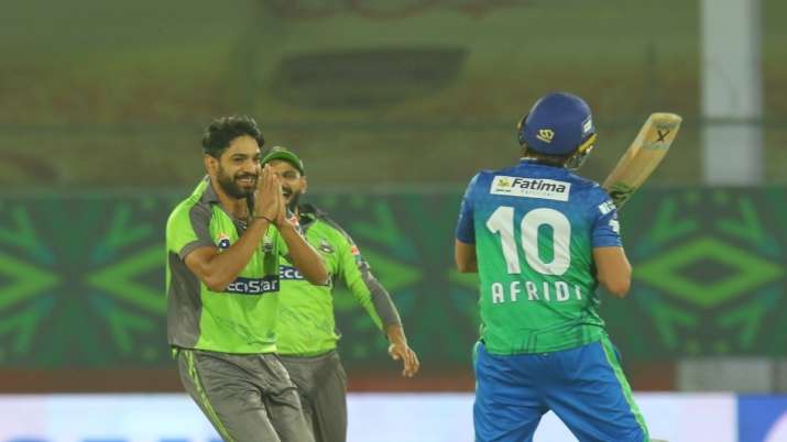 Lahore Qalandars will clash with Karachi Kings in the