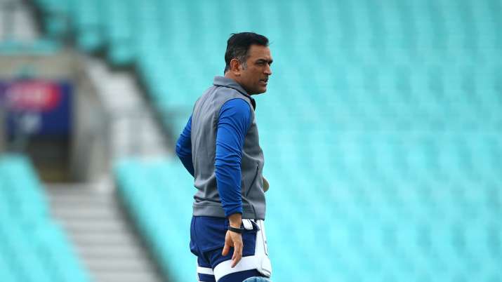 MS Dhoni 'perfect troubleshooter for youngsters', happy he